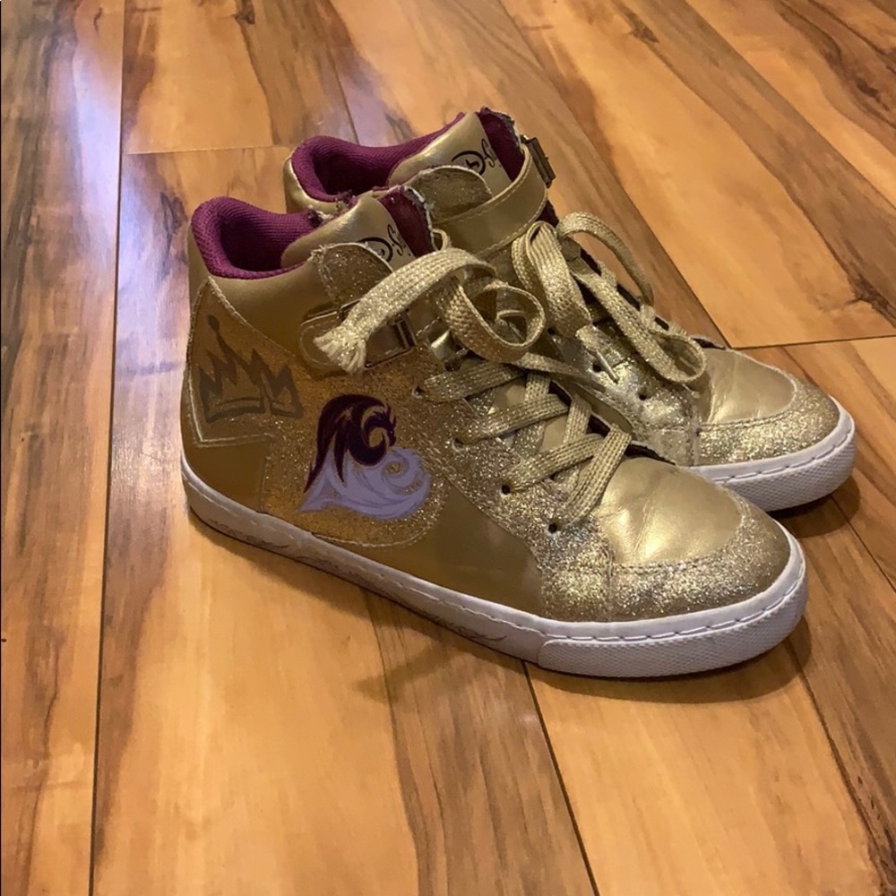 Girl’s disney descendants high top